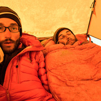 timo-stefan-zelt-rast.jpg <strong>Zeit zum Rasten bevor es um Mitternacht aus den Federn geht</strong>