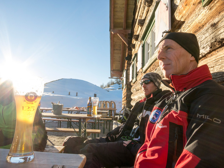 <span><strong>Wunderbarer Sonnenuntergang auf der Sonnenterrasse der Südwienerhütte</strong> </span><span class=>© Timo Moser</span>
