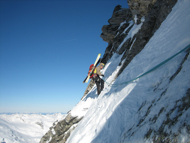 <span><strong>Endlich Sonne, nach eisigem Nordseitenirrweg.</strong> <span class=>© Timo Moser</span></span>