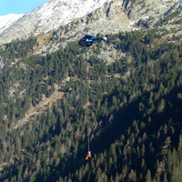 <span><strong>Taubergung mit dem Hubschrauber</strong> </span><span class=>© Esther Baum<br /></span>