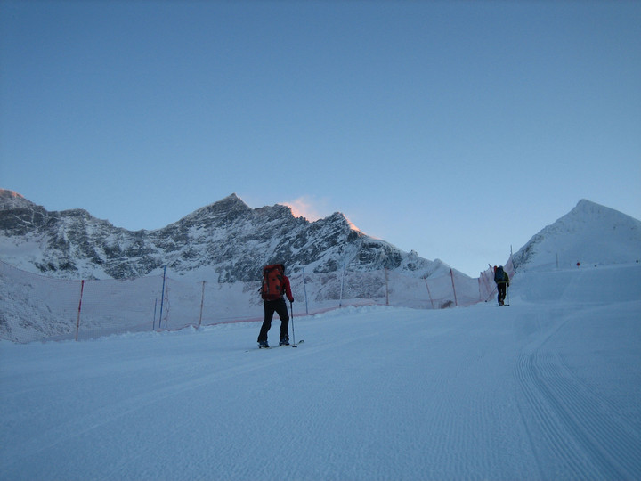 <span><strong>Eiskögele und unser Kastengrat brennt im Abendlicht.</strong> <span class=>© Timo Moser</span> </span>