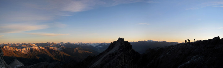<span><strong>Ortler Normalweg bei bezaubernder Morgenstimmung</strong> </span><span class=>© Timo Moser</span>