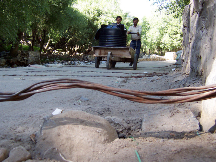 <strong>In Europa läuft sowas unter Stolperdraht, in Indien unter pragmatische Straßenfixierung</strong> <span class=>© Timo Moser</span>