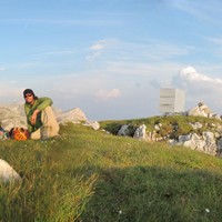 <span><strong>Gmierdlich is' aus den Schuhen draußen sein und in der Wiese flakn.</strong> <span class=>© Timo Moser</span></span>