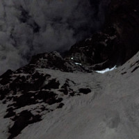 abseilen-abstieg-zauber-der-vergänglichkeit.jpg <strong>Letzte Seiltechnik an diesem Tag beim einmaligen Abseilen ins Gamskar.</strong> <span class=>© Timo Moser</span>