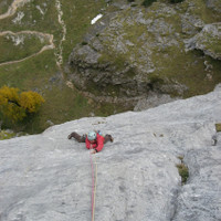 <span><strong>Eva in der dritten Seillänge, steile Platte soweit das Auge reichte</strong> <span class=>© Timo Moser</span></span>