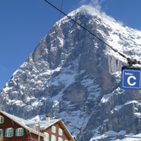 eiger-nordwand-heckmair route-topo-routenuebersicht-04.jpg <span><strong>Unser Routenverlauf, mit Stolleneinstieg strichliert</strong> <span class=>© Roli Striemitzer</span></span>