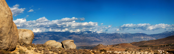 <span><strong>ACHTUNG: Das Klettern ohne Seil kann zu Verstauchung bis hin zum Tod führen. Sichern sie sich beim bouldern oder am besten immer zusätzlich mit einem Seil und schließen sie so viele Versicherungen ab wie möglich </strong>© Timo Moser</span>