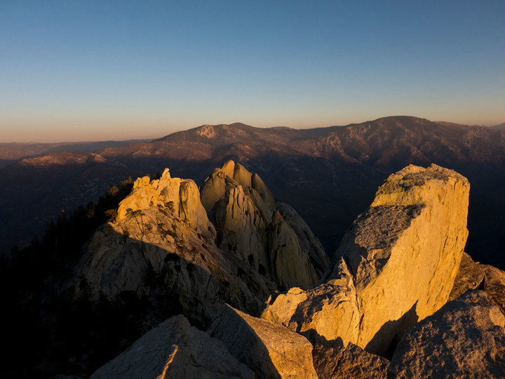 <span><strong>Abendstimmung in den Needles </strong>© Timo Moser</span>