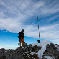 <span>Gipfel Pflughörndl, überraschend steil abfallend auf allen Seiten</span>