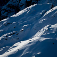 <span>Hochalm in flachem Licht und mit lässiger Schattenornamentik.</span>