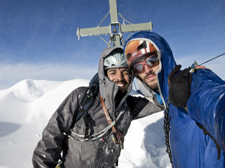 <span><strong>Felix und Timo am Watzmann Südgipfel im Schneegestöber</strong> </span><span><span class=>© Timo Moser</span></span>