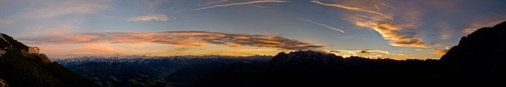 <strong>Die Werfener Hütte im Tennengebirge beim Sonnenuntergang</strong>