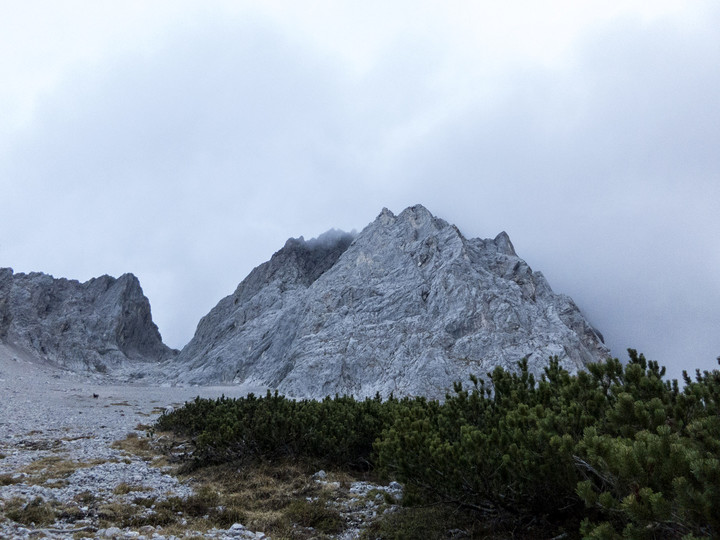 <span><strong>Windlegergrat - Obere Teil in Wolken verhüllt</strong> </span><span><span class=>© Timo Moser</span></span>
