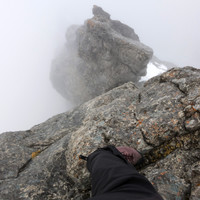 windlegergrat-schnee-winterlich.jpg Kurze steile Kante - die Wolken wollen nicht wirklich aufreissen