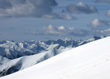 Thumbnail http://Skifahrerin%20bei%20der%20Abfahrt%20vom%20Glockner