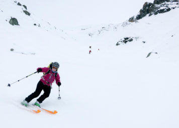 Thumbnail http://Skifahrerin%20bei%20der%20Abfahrt%20vom%20Glockner