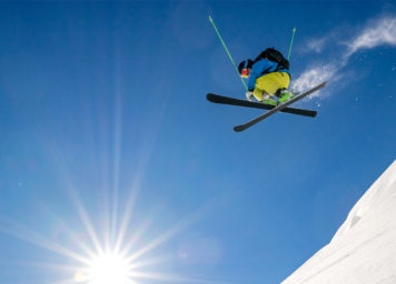 Thumbnail http://Wechtensprung%20beim%20Freeriden%20/%20Skifahren%20am%20Arlberg%20im%20Pulverschnee%20und%20Sonnenschein.