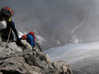 Bergsteiger im Hintergrat am Ortler