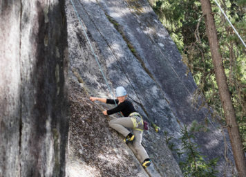 Thumbnail http://Rissklettern%20an%20Granitwand%20in%20Österreich.