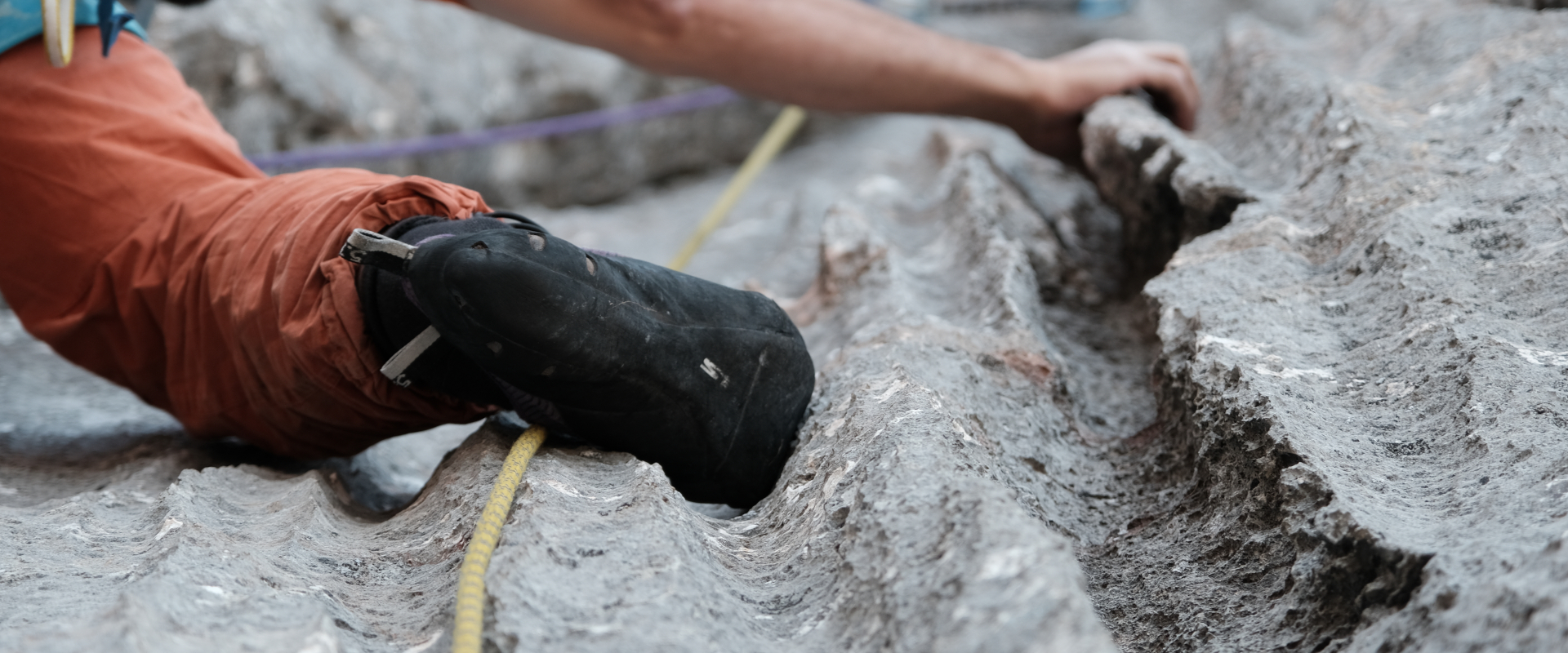 Martin Pühringer beim Klettern in feinstem Salzburger Kalk.