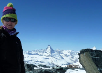 Thumbnail http://Skitourengeherin%20am%20Matterhorn%20bei%20Kaiserwetter
