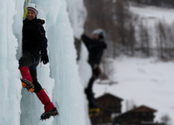 Thumbnail http://Rastposition%20beim%20Eisklettern