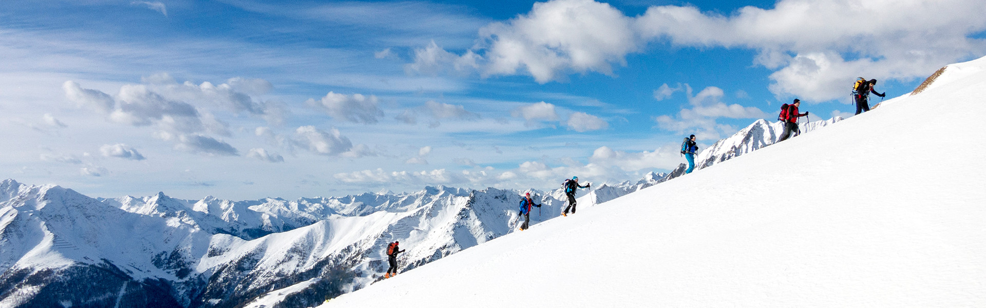 Skitourengeher im Aufstieg
