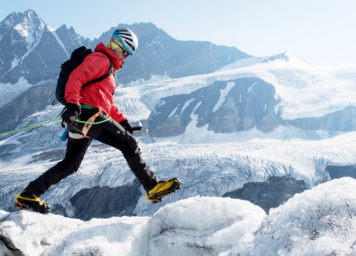 Thumbnail http://Steigeisentechnik%20und%20Allzackentechnik%20auf%20einem%20Gletscher%20und%20Eisfläche%20mit%20Blick%20auf%20den%20Großglockner%20und%20Nordwand.