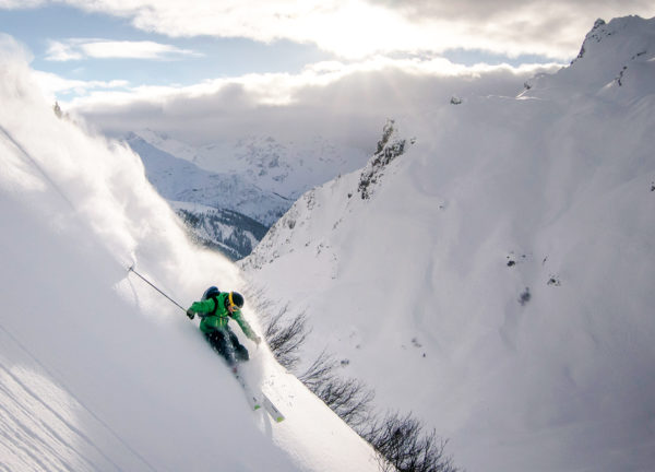Tiefschneefahren in Pulverschnee am Arlberg