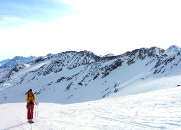 Thumbnail http://Skitourengeherin%20beim%20Aufstieg