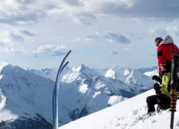 Thumbnail http://Gipfelrast,%20Jause%20und%20Panorama%20bei%20einer%20Skitour