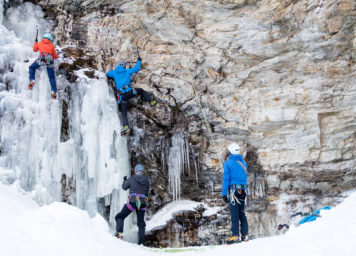 Thumbnail http://Mixedklettern%20und%20Drytooling%20mit%20dem%20Eisgerät.